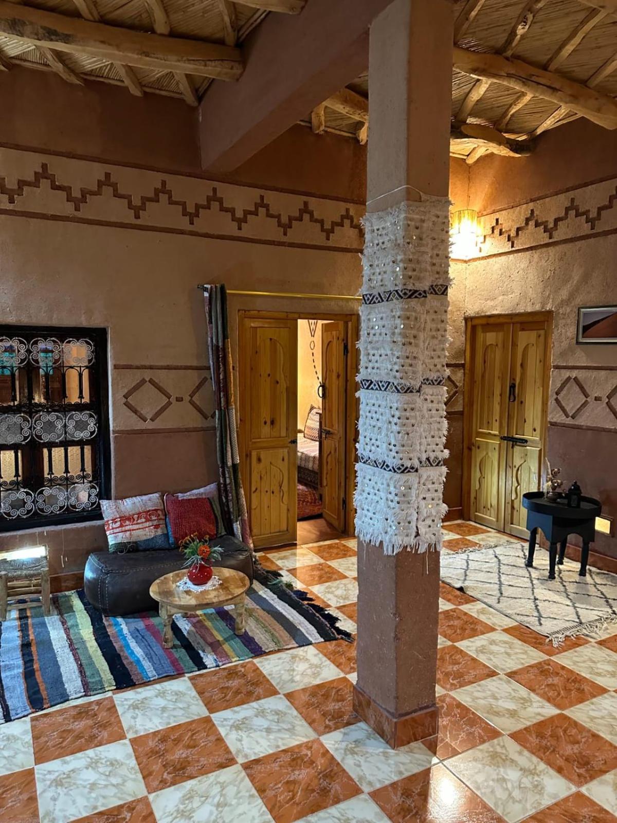 Maison D'Hotes Izza Kelaat-M'Gouna Ngoại thất bức ảnh